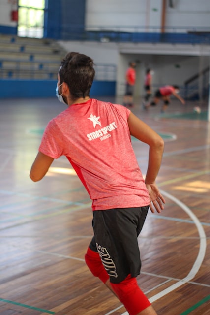 Entrenando el desplazamiento en el voleibol durante el Programa de Alto Rendimiento